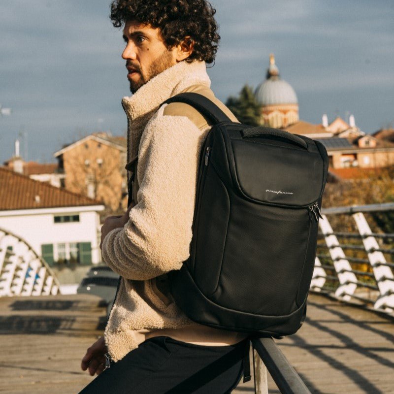 Pininfarina ACTIVE – Zaino Ergonomico ad Alta Resistenza per Laptop e Mobilità Quotidiana