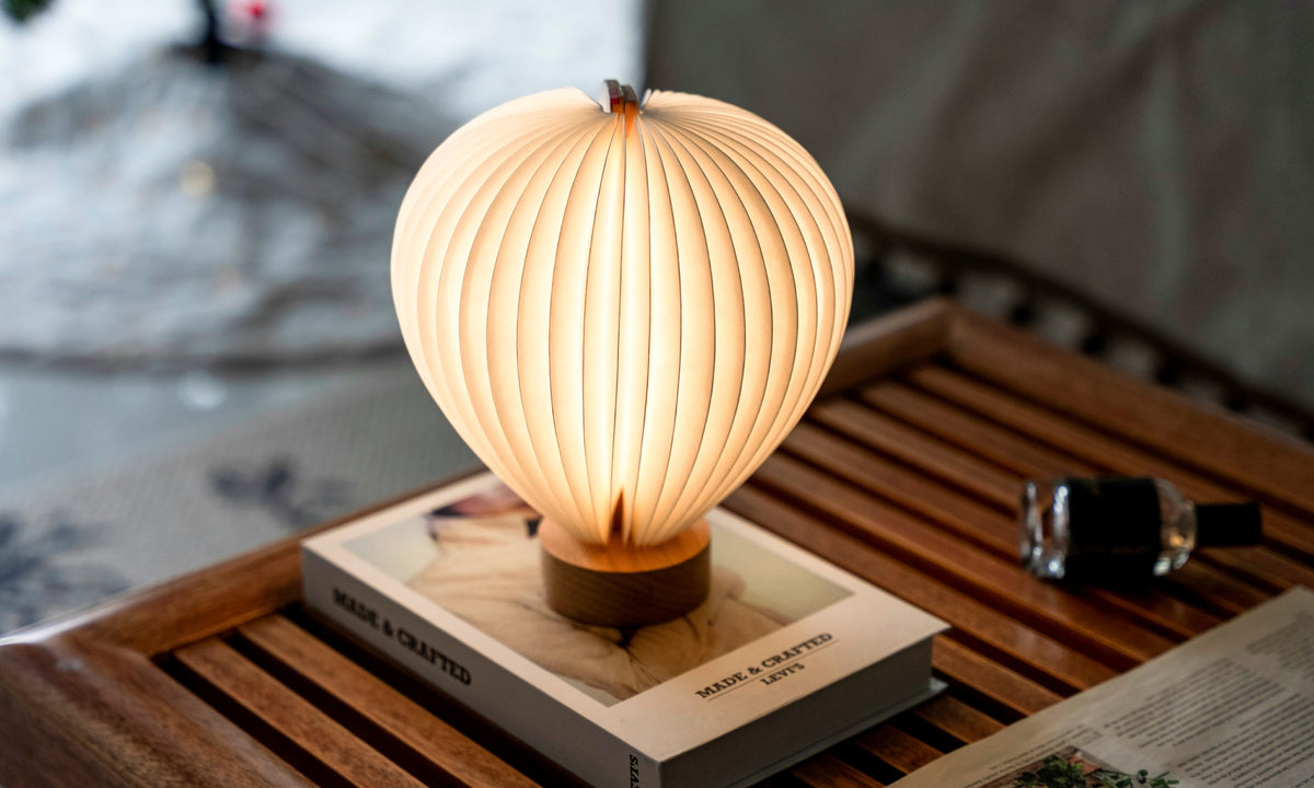 Lampada Pieghevole Scultorea Aeris Light a Forma di Mongolfiera - Gingko Design