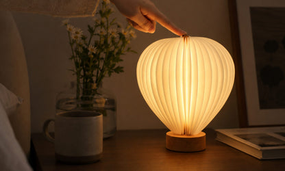 Lampada Pieghevole Scultorea Aeris Light a Forma di Mongolfiera - Gingko Design