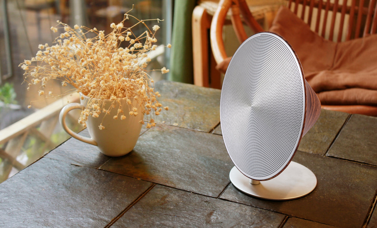 Gingko Design Large Halo One – Cassa Bluetooth & NFC di Design (Finitura Legno di Noce)