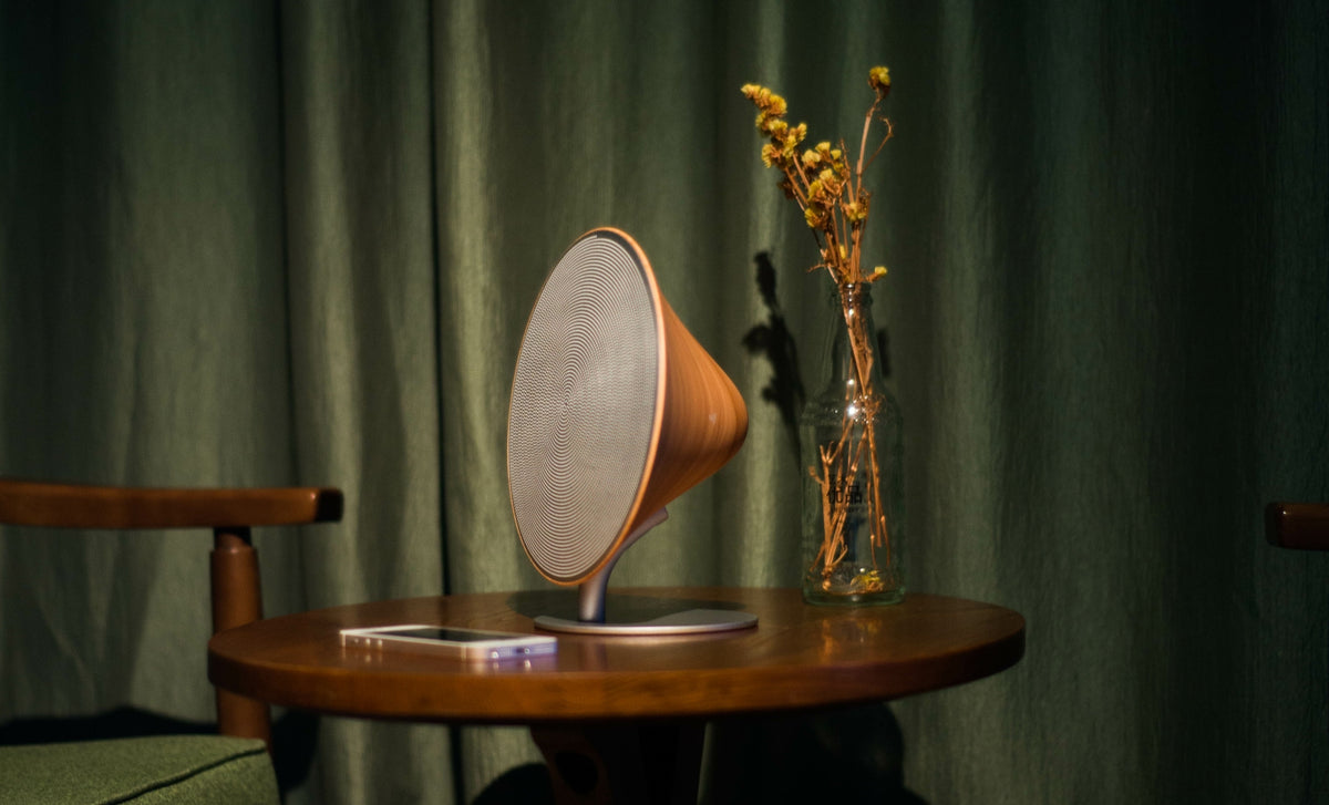Gingko Design Large Halo One – Cassa Bluetooth & NFC di Design (Finitura Legno di Noce)