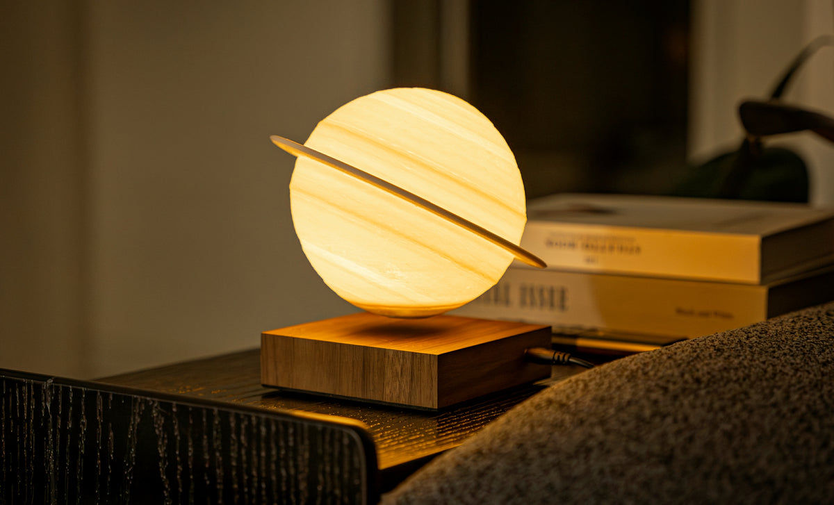Gingko Design Smart Saturn Lamp – Lampada a Levitazione Magnetica in Legno di Noce