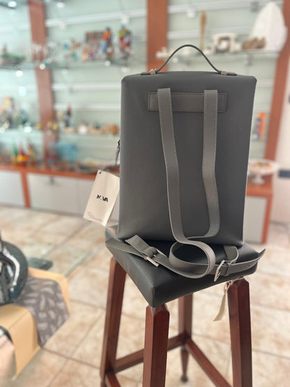 Nava Design – Zaino Porta PC Via Durini Squadrato Grigio Scuro